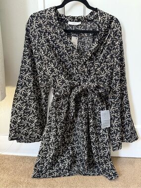 NWT Lush Wrap Black and White Ditsy Floral Dress